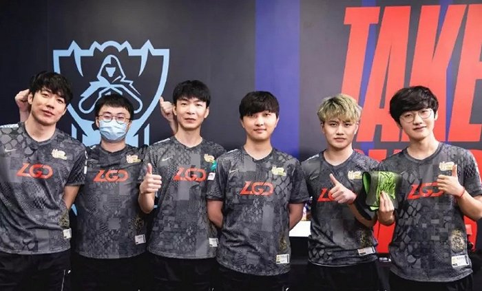 足球运动员 足球运动员