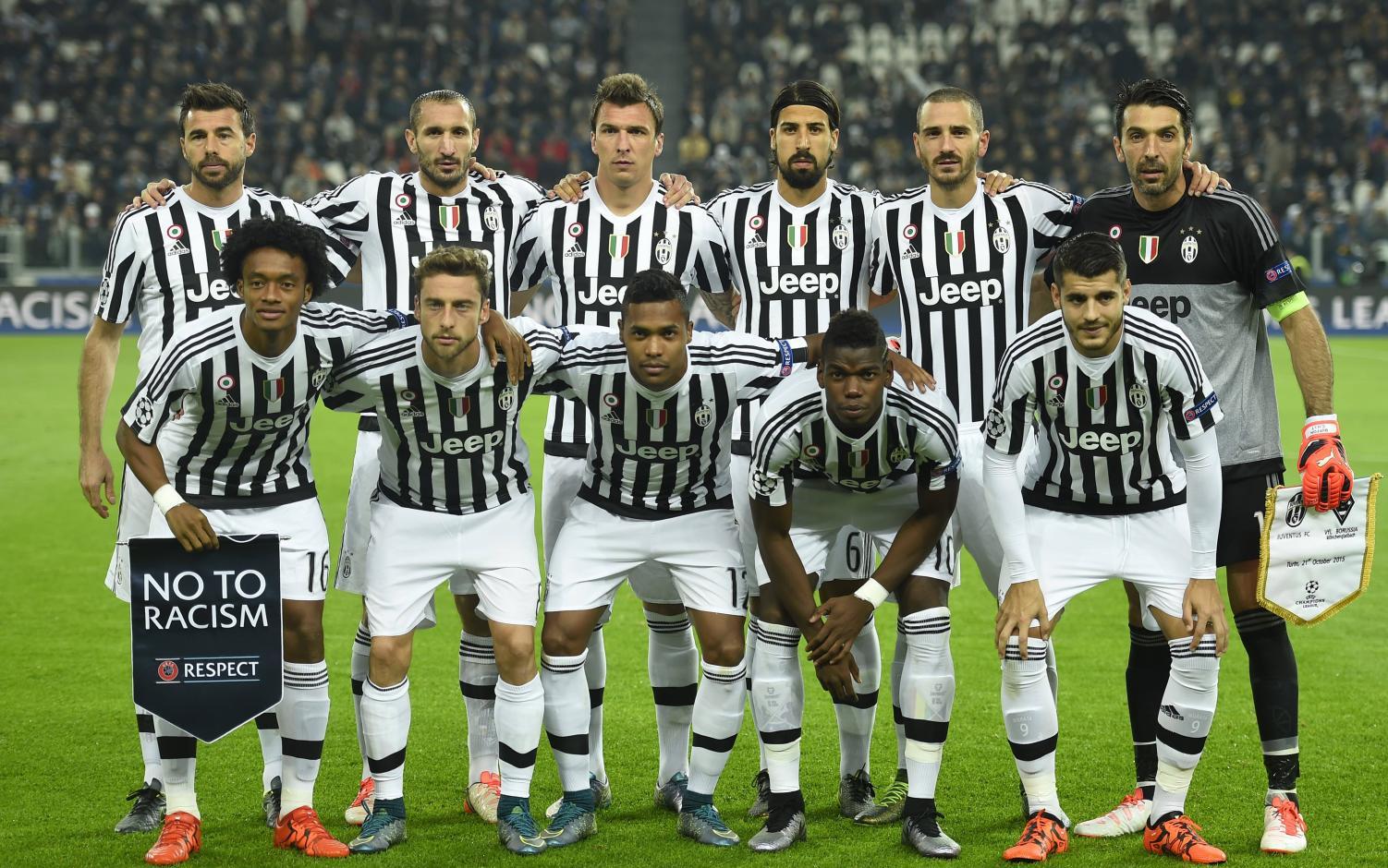 队友举臂冲 队友举臂冲